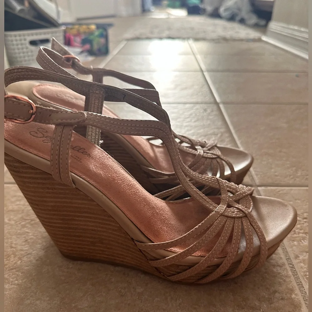 Seychelles wedges. Light pink/nude color. - Picture 2 of 3
